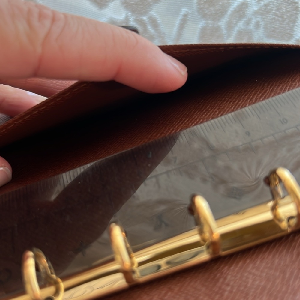 Louis Vuitton Agenda - Picture 9 of 10